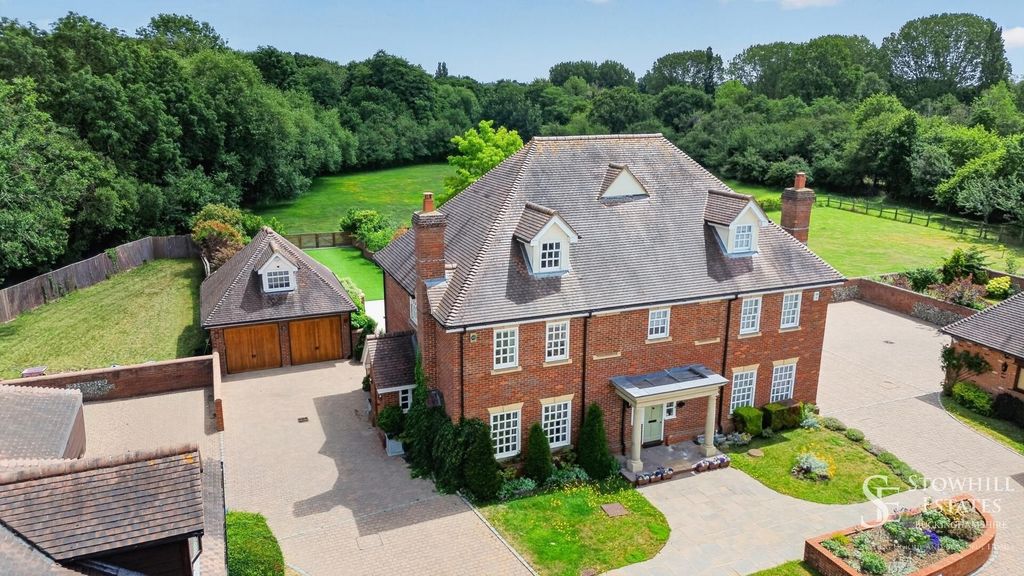 Property photo 1 of 22 Buckland Gate