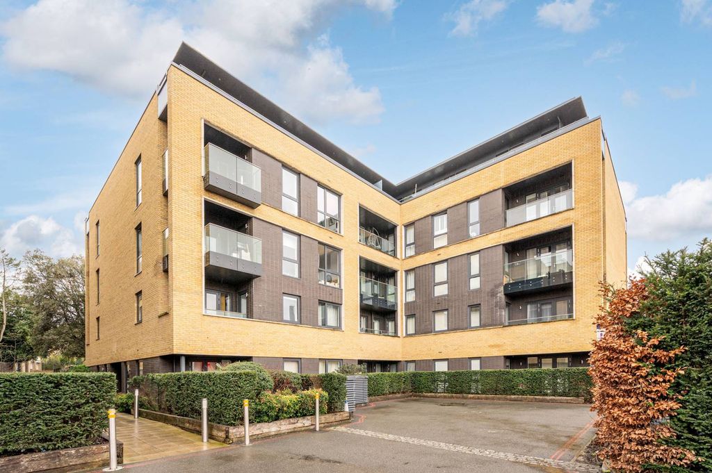 Property photo 1 of 18