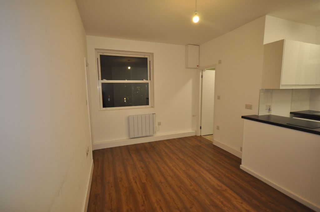 Property photo 2 of 7 Photo 1