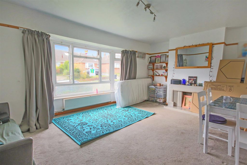 Property photo 2 of 7 Living Room