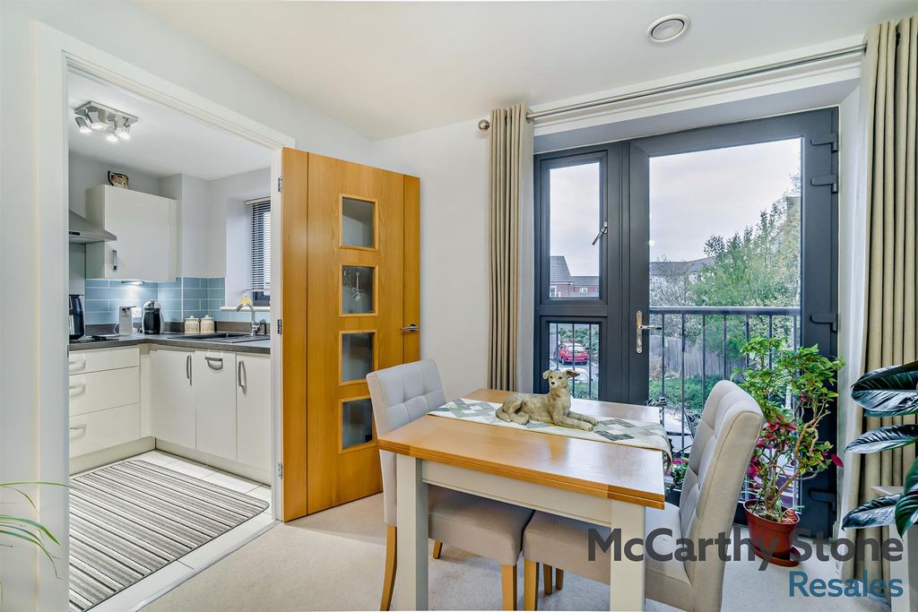 Property photo 3 of 20 Living Room