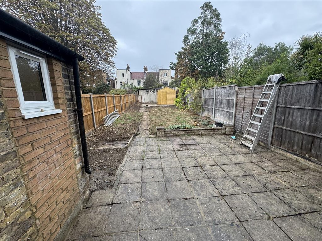 Property photo 3 of 25