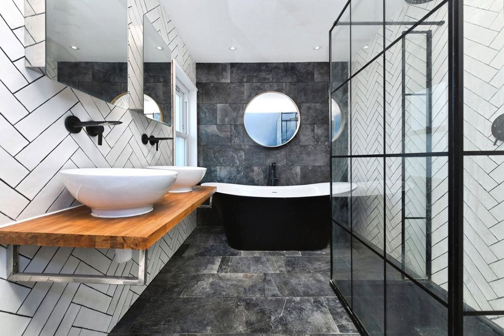 Property photo 1 of 16 Photo