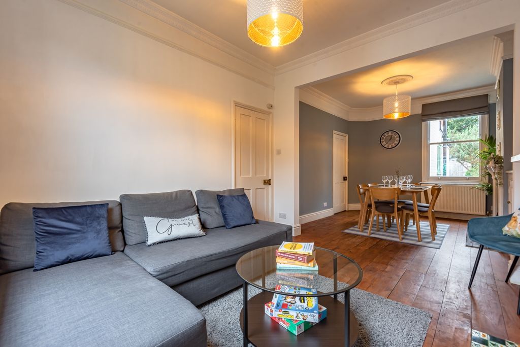 Property photo 3 of 10 Copy Of Donningto...