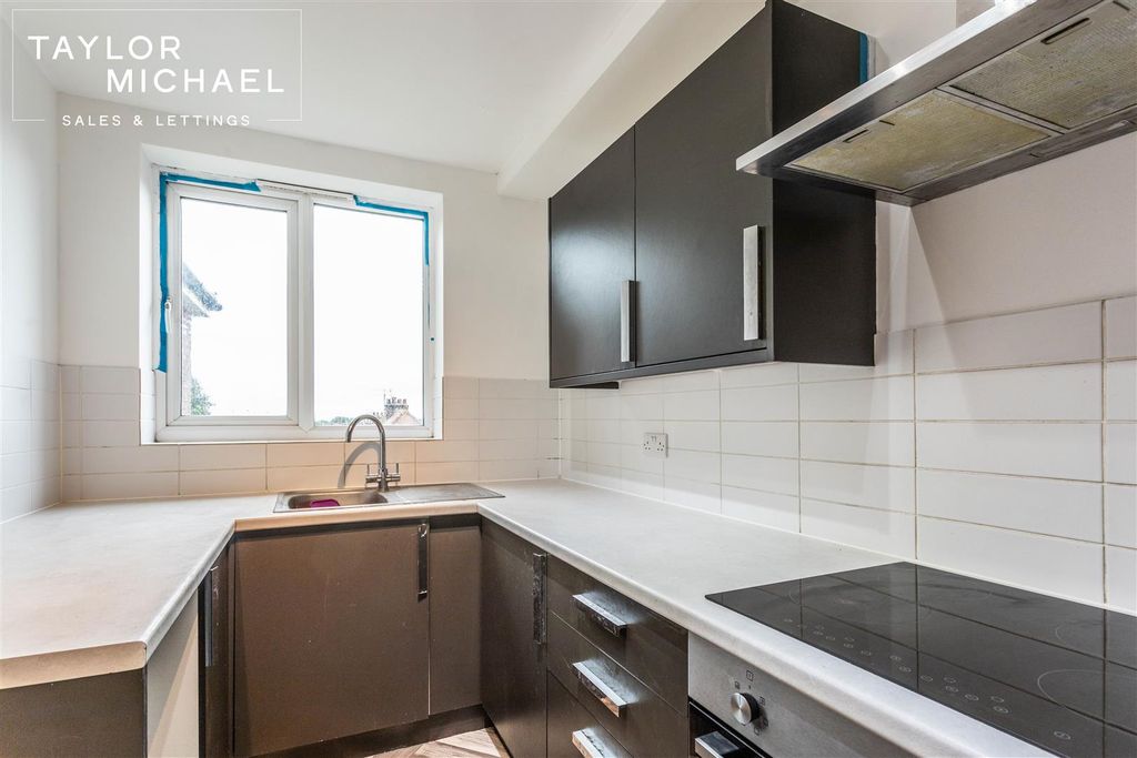 Property photo 2 of 16 Kitchen