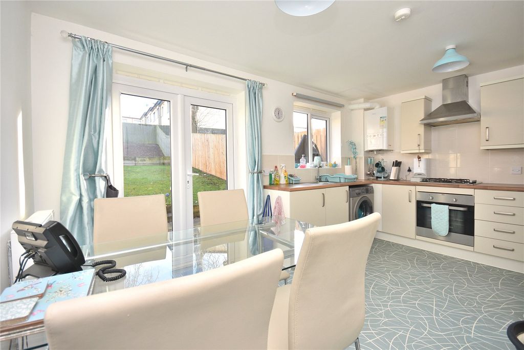 Property photo 3 of 18 Picture No. 12