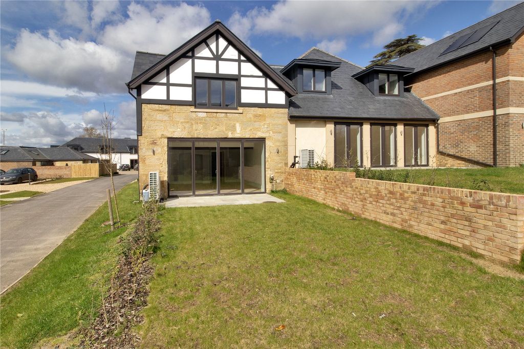 Property photo 3 of 12 Coachouse Rear Plot