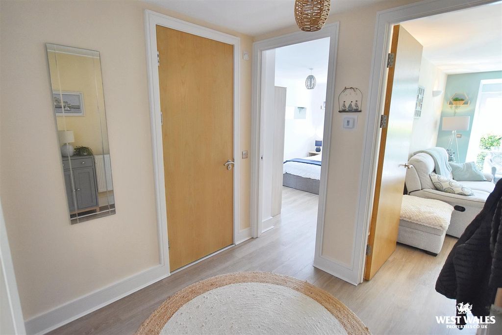 Additional image 5 of 2 bed flat for saleSt. Brides Hill, Saundersfoot SA69