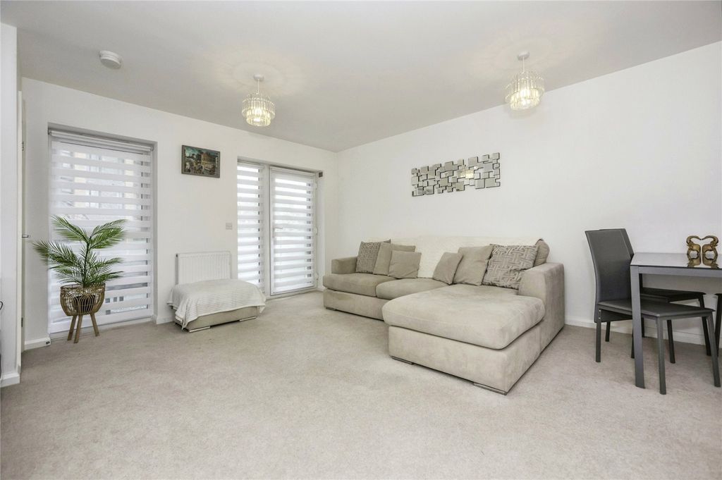 Property photo 3 of 18 Photography