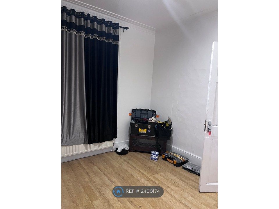 Property photo 3 of 28