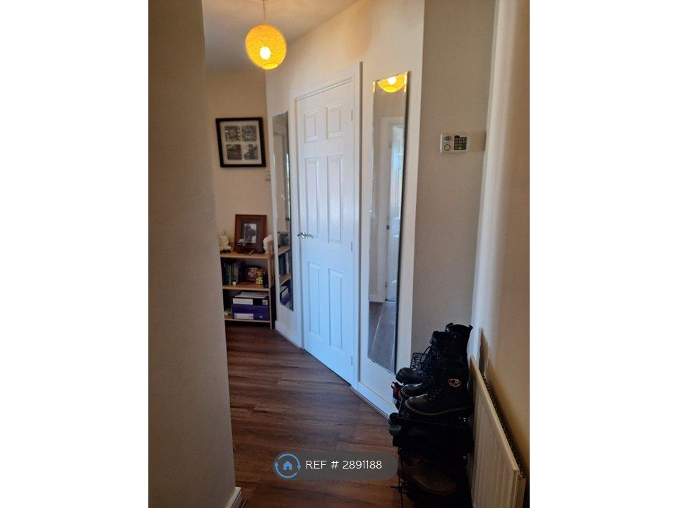 Property photo 2 of 11 Entrance