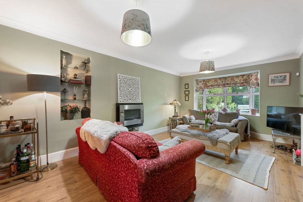 Property photo 3 of 43
