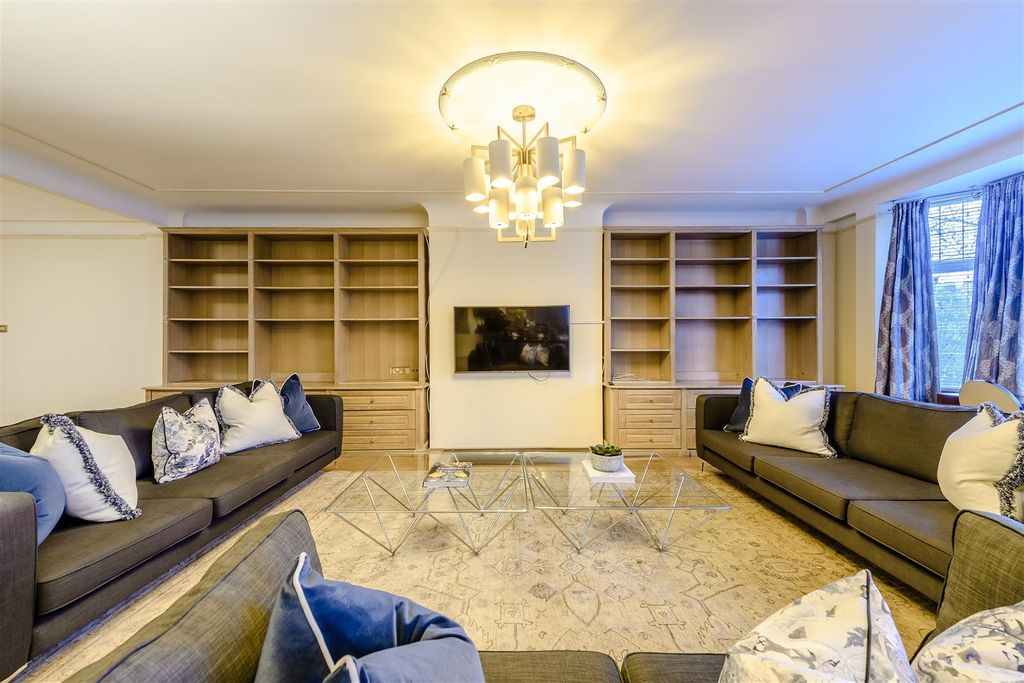 Property photo 2 of 28 8451956-Interior06.Jpg