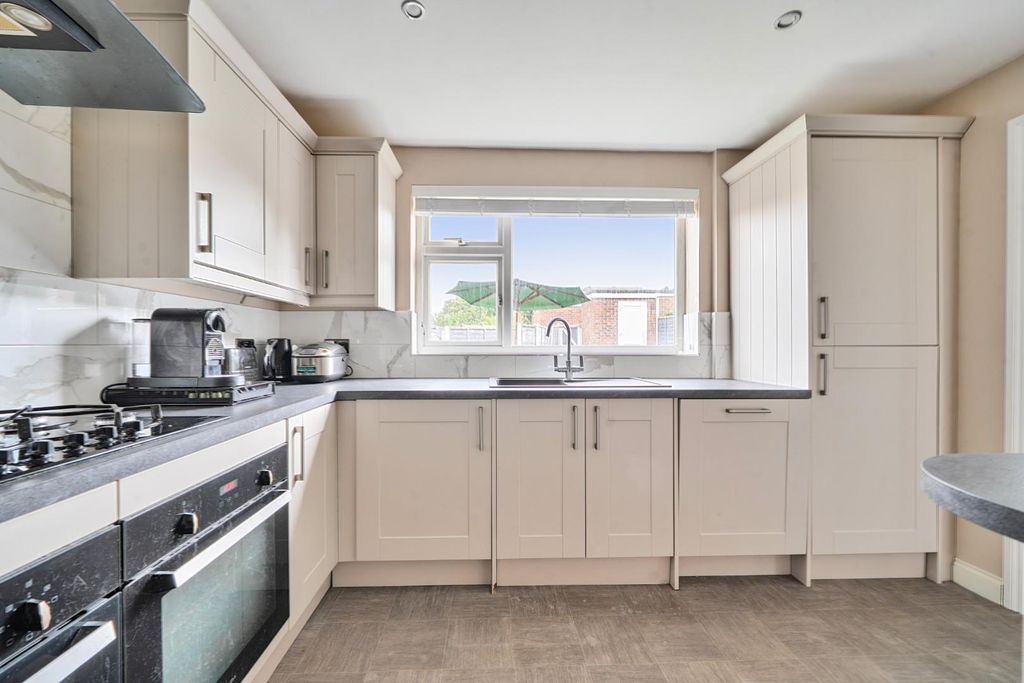 Property photo 3 of 20 1-6A8717d71c8F9-1509609-11-6A86Ebe743954-1.Jpg