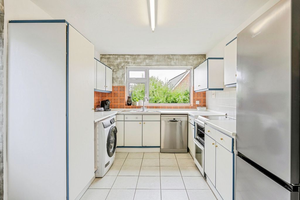 Property photo 3 of 21