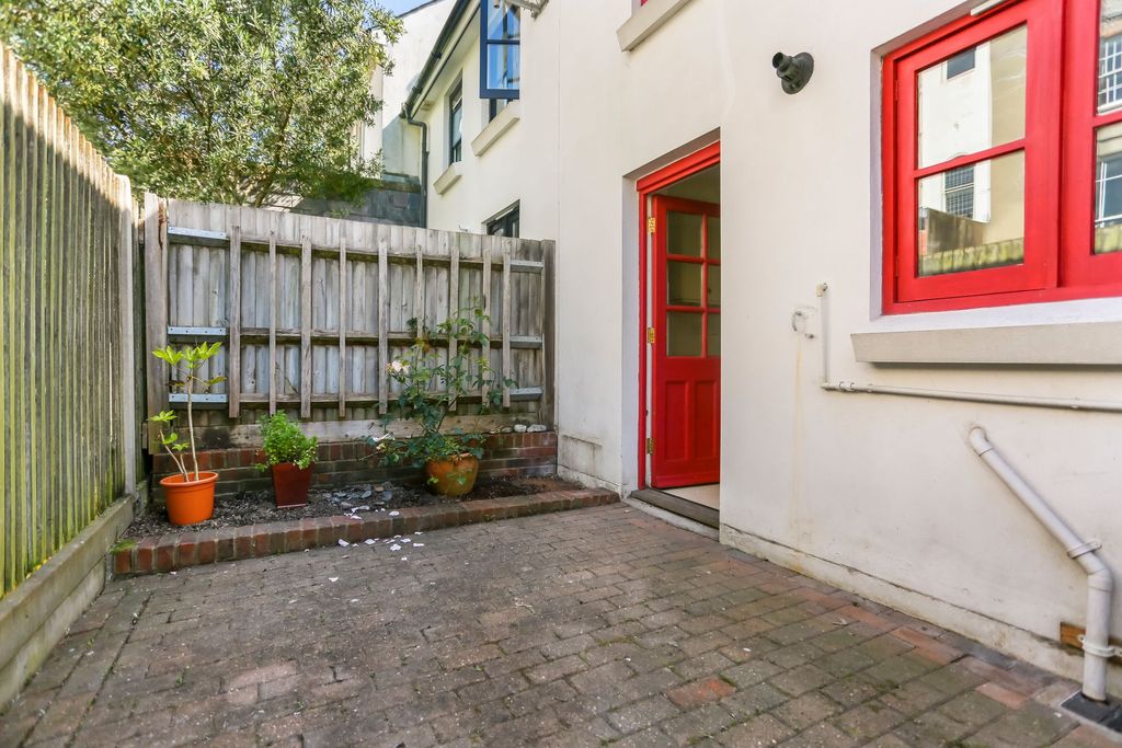 Property photo 3 of 16