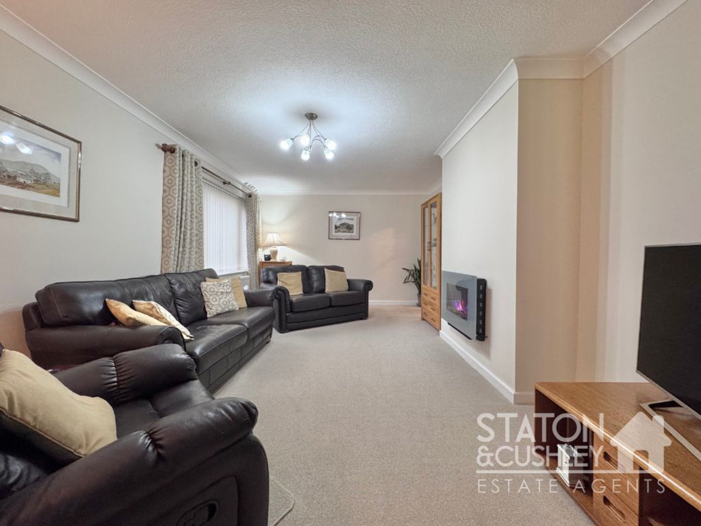 Property photo 3 of 28