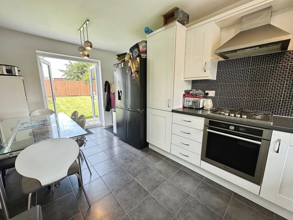 Property photo 2 of 16 Kitchen/Diner