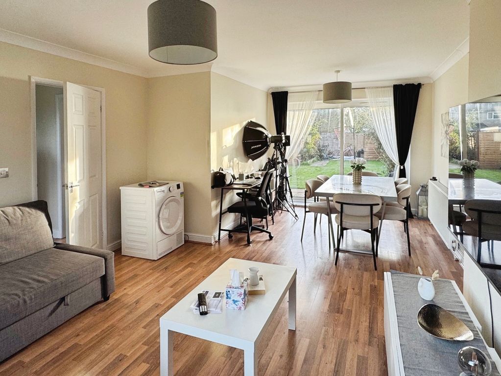 Property photo 2 of 15 Pbox-Img.Jpg