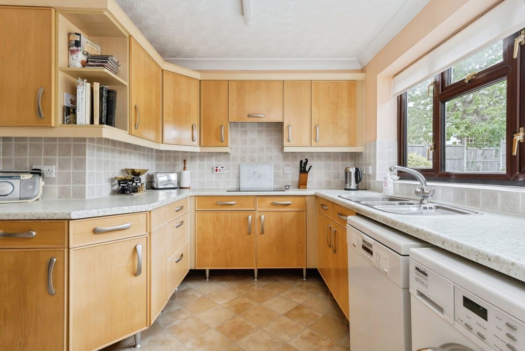 Property photo 3 of 32 Pbox-Img.Jpg