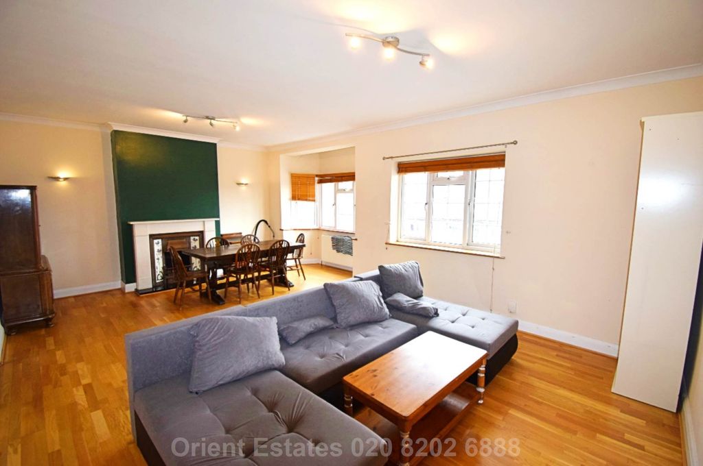 Property photo 2 of 8