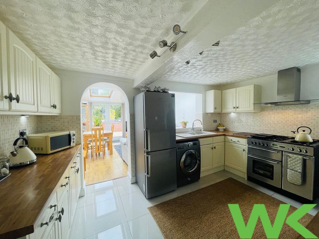Property photo 3 of 16 Kitchen