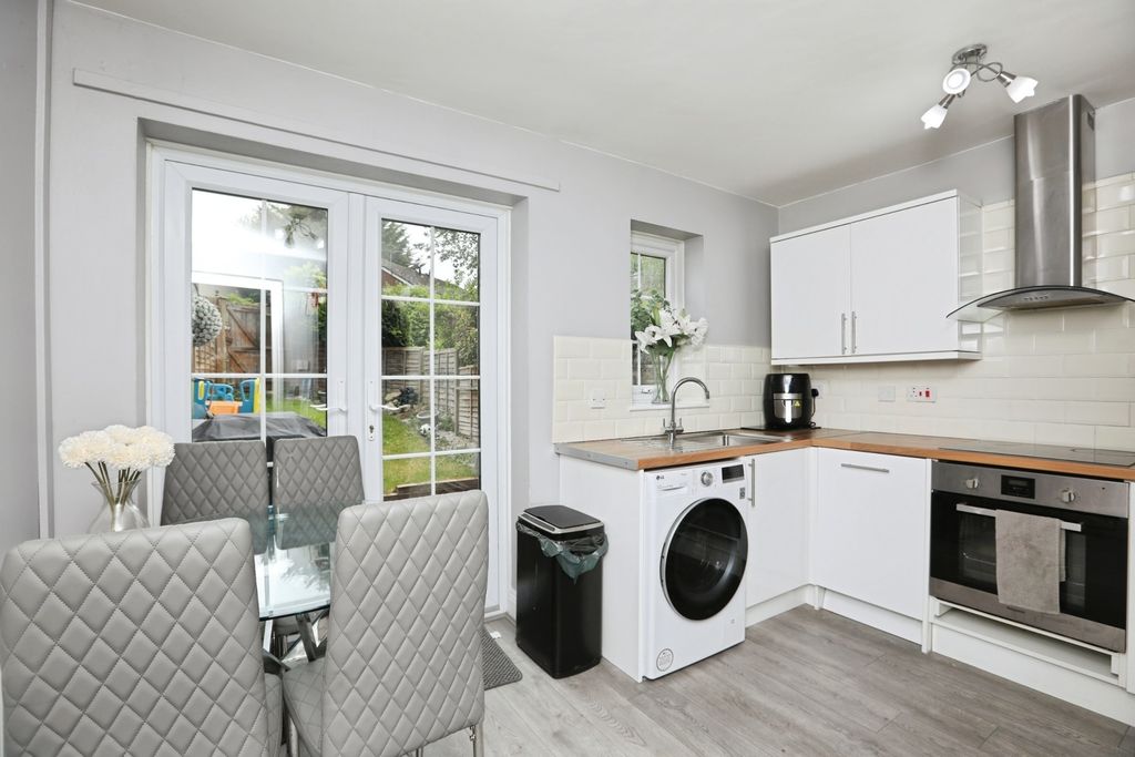 Property photo 2 of 34 Pbox-Img.Jpg