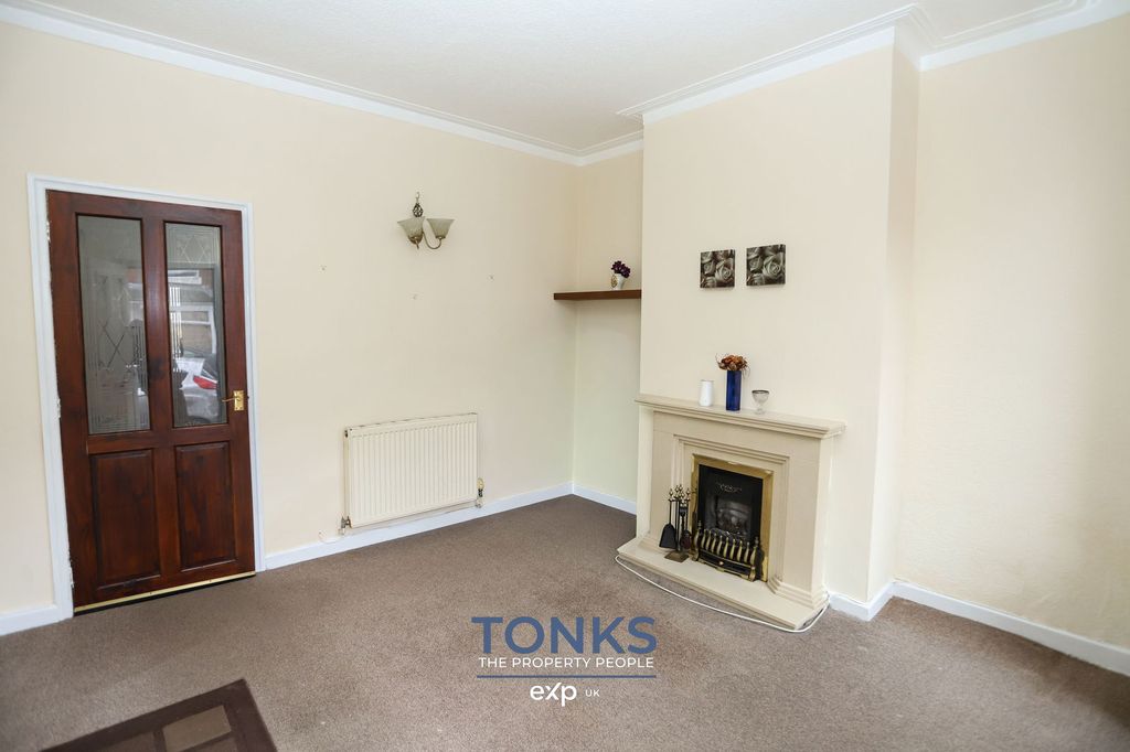 Property photo 2 of 21