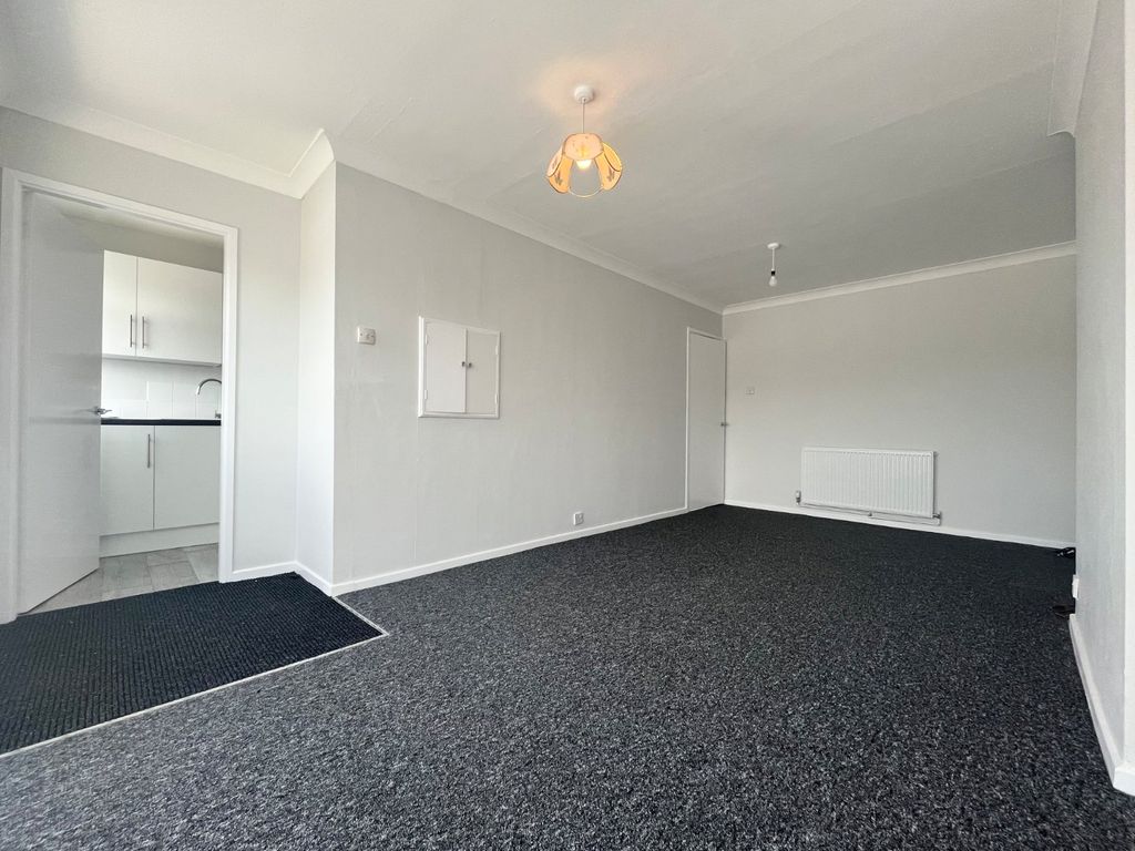 Property photo 2 of 12 Picture No. 06