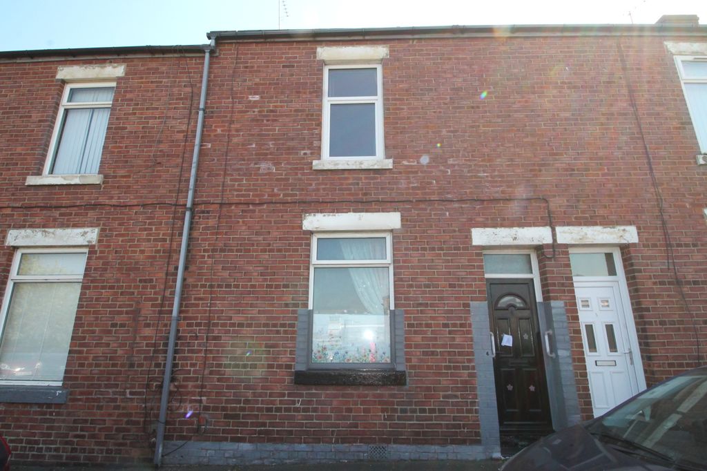 Property photo 1 of 11 Front External