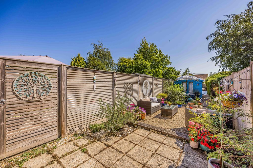 Property photo 2 of 23 Photo 18