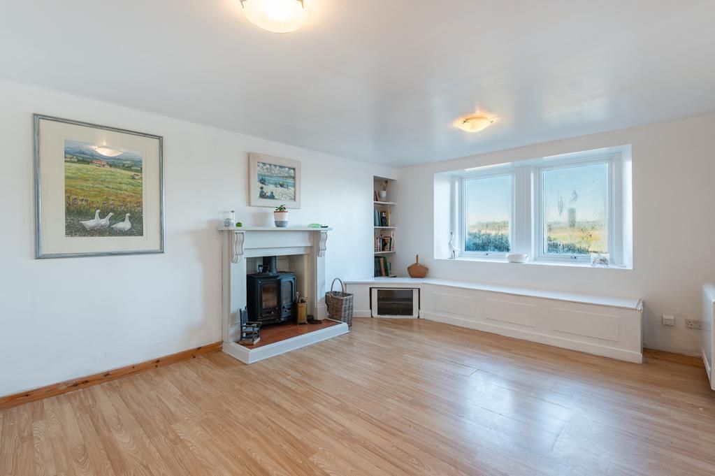 Property photo 3 of 27 Cup1441Seg Living Room.Jpg