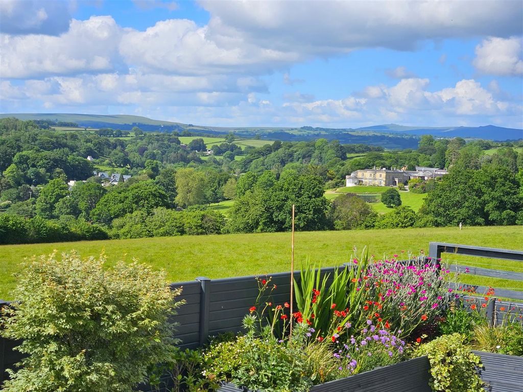 Property photo 2 of 16 Garden View.Jpg