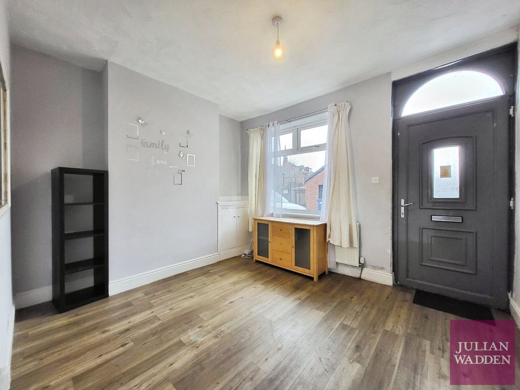 Property photo 3 of 12 Picture 3