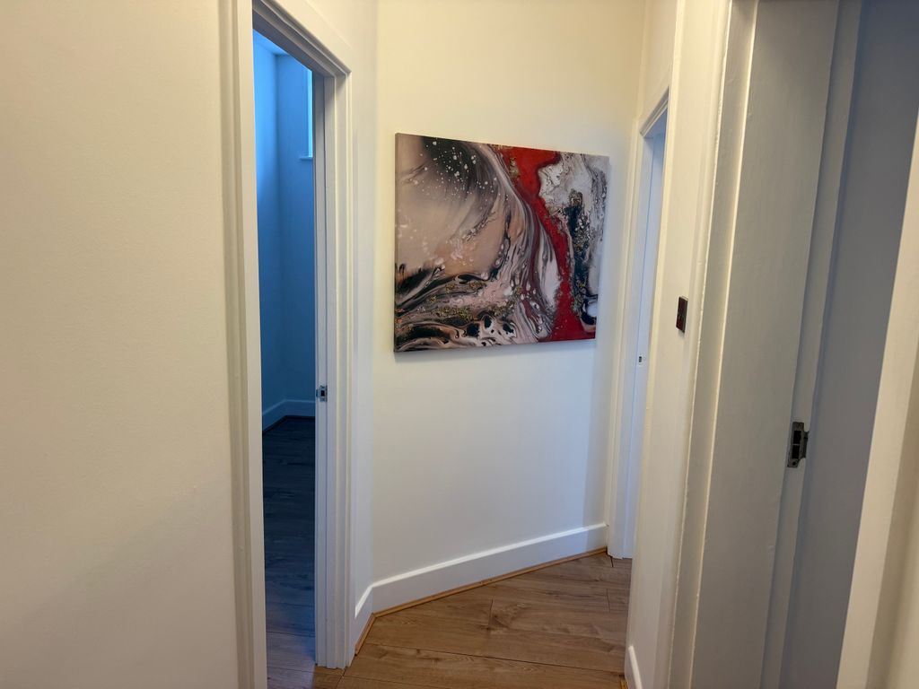 Property photo 3 of 8 Img_3404