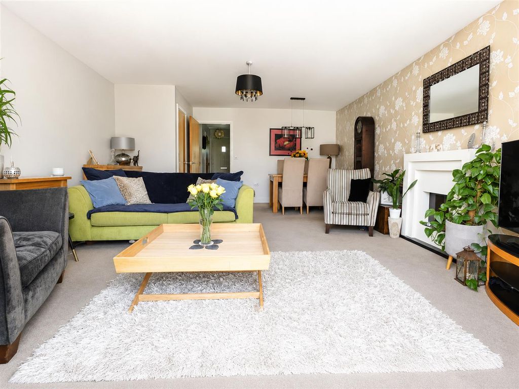 Property photo 2 of 20 65 Baxendale Way - Lounge.Jpg