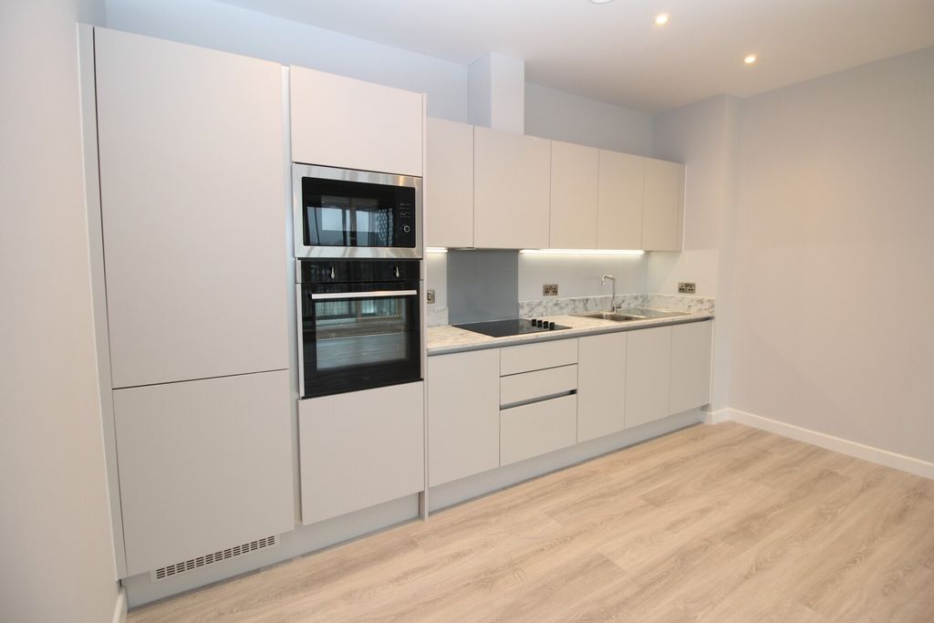 Property photo 3 of 9 Kitchen