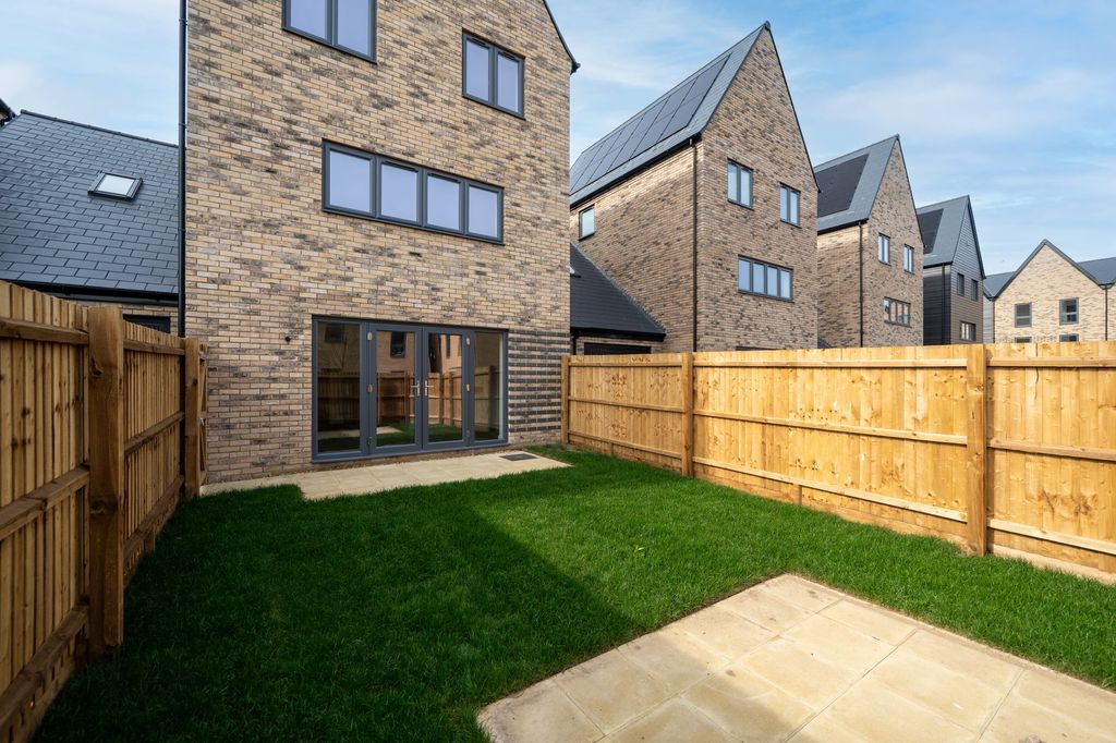 Property photo 2 of 18