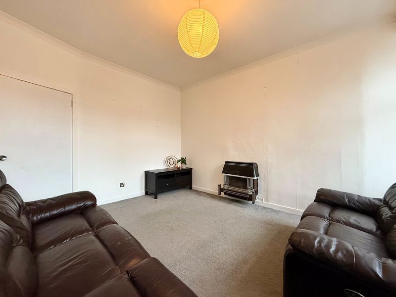 Property photo 3 of 9 Photo 8