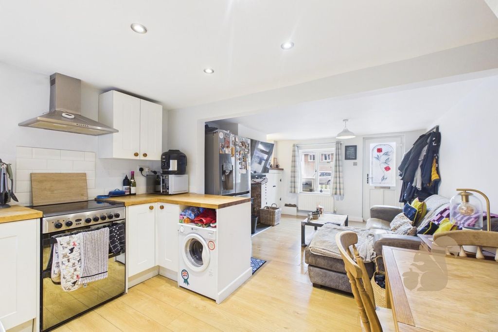 Property photo 2 of 13 Cam03877G0-Pr0327-Still004.Jpg