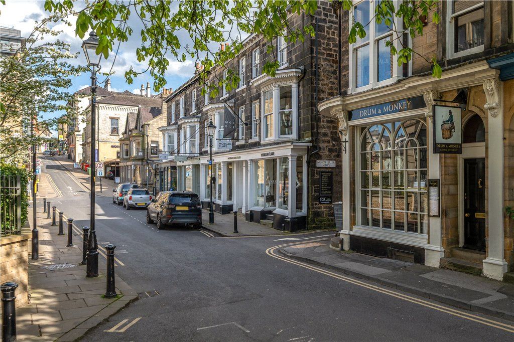 Property photo 1 of 19 Montpellier Quarter