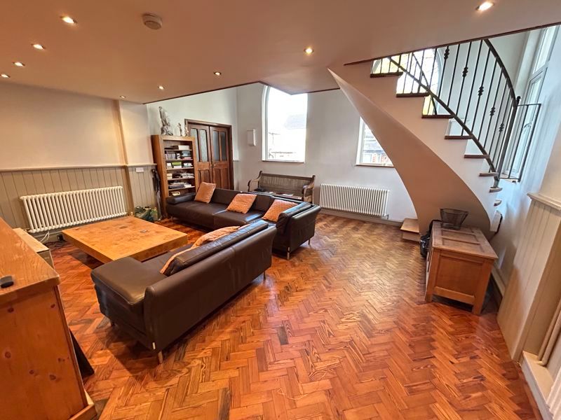 Property photo 3 of 25 Photo 12