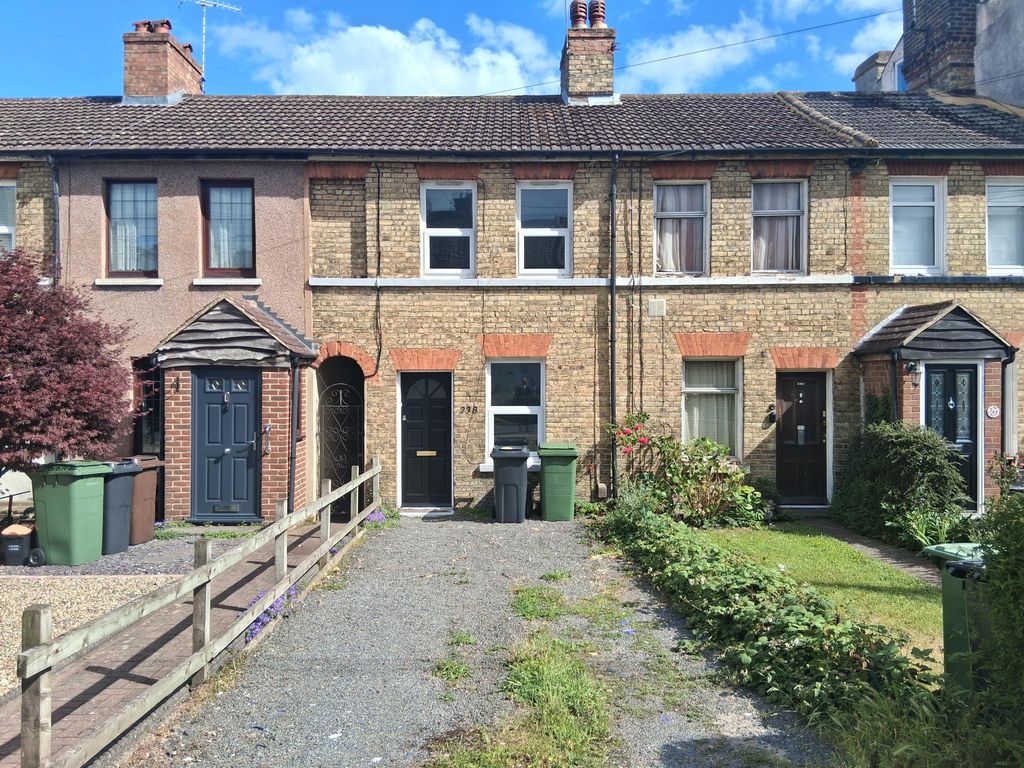Property photo 1 of 8 Front