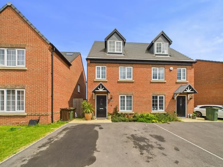 Property photo 1 of 32