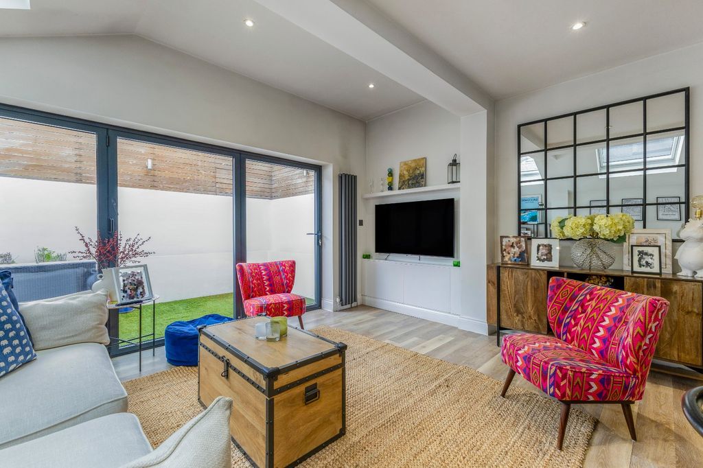 Property photo 3 of 8 Picture No. 28