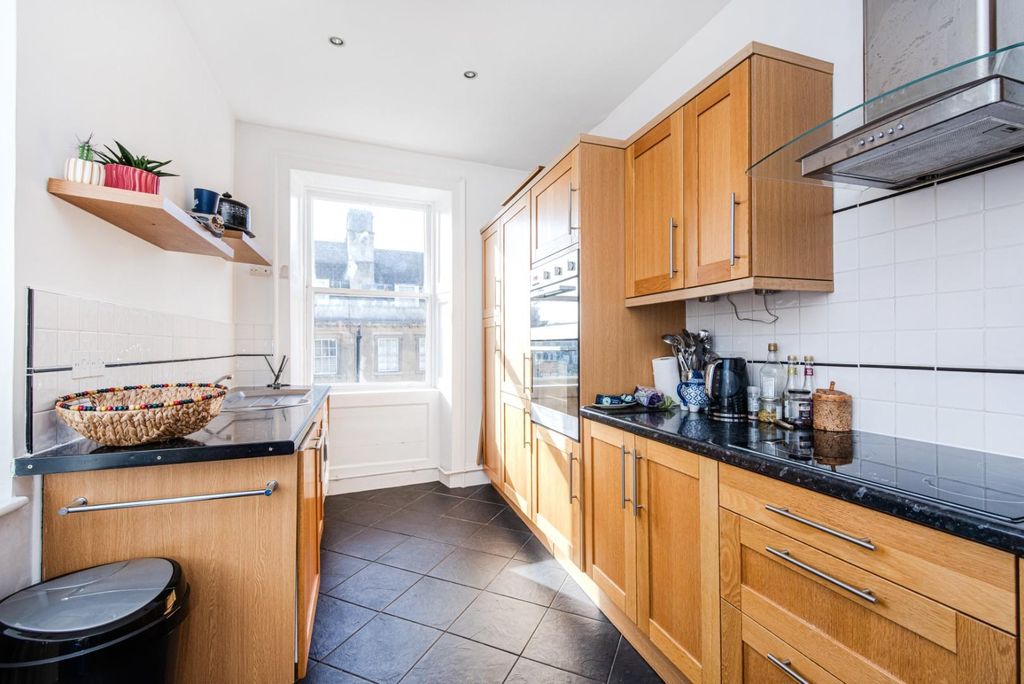 Property photo 3 of 22 Kitchen 2.Jpg