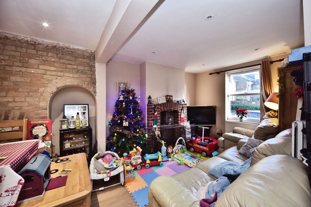 Property photo 2 of 15 Pbox-Img.Jpg