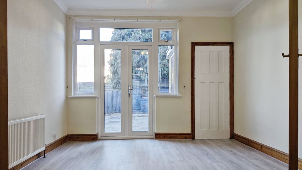 Property photo 3 of 7 Dining Room