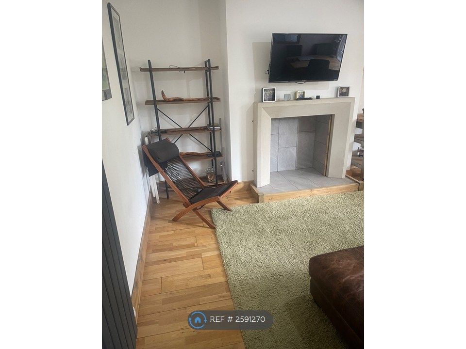 Property photo 2 of 10 Sitting Room