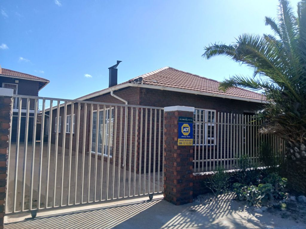 Property photo 2 of 41 1Jf1719436